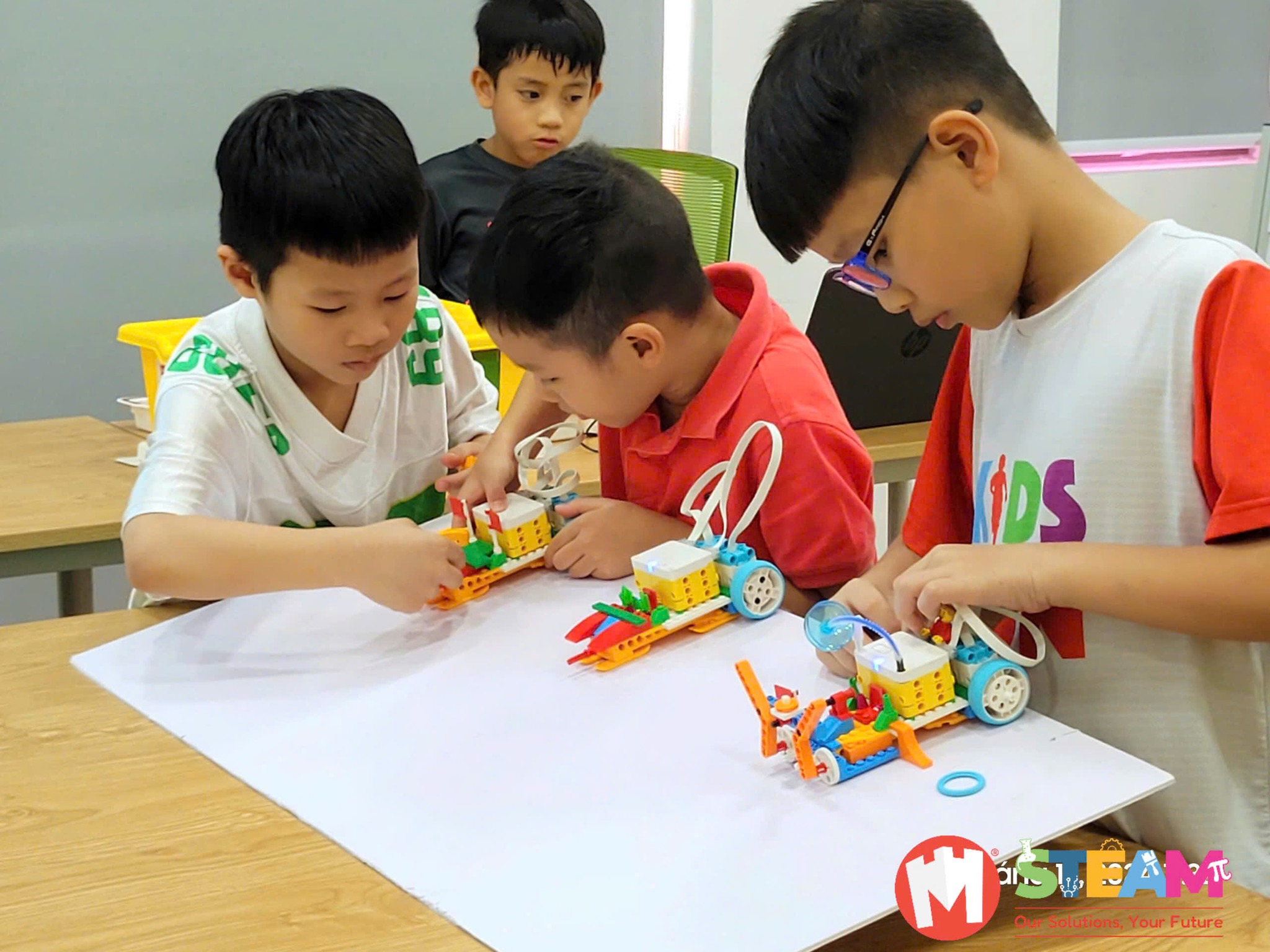 lop-hoc-stem-chat-luong-tai-tphcm-cho-tre-1